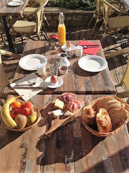 L'Auberge De Montpezat Esterno foto